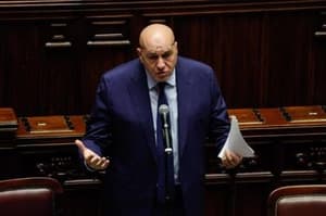 Zakaj je bil italijanski obrambni minister v Dubaju, ko je izbruhnila vojna z Iranom?