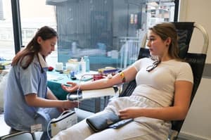 (FOTO) Krvodajalska akcija v Mariboru: Študentje imajo posluh za sočloveka