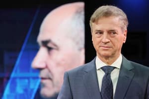 (REKLI SO) Boris Vezjak: Zavzetje prestola čez obvoz