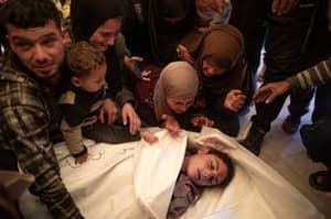 (ANALIZA) Kako se spoprijeti s tesnobo v labirintu nepredvidljivega sveta? Koristno je vedeti, na kaj lahko vplivamo