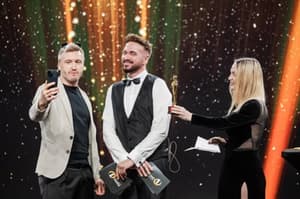 (VIDEO) Roškarji 2026: Prireditev, ki jo v Hollywoodu googlajo, ampak si ne upajo priznati. Kdo je dobil nagrade?