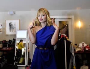 (FOTO) Ljubila je glasbenika, katerega smrt je pretresla svet, zdaj se bori za svojega sina