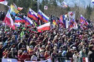 (FOTOGALERIJA) Poglejte, kako je videti razprodana Planica