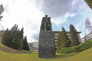 Po obglavljenem Titu v Velenju večji nadzor spominskih obeležij