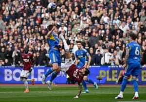 (PREGLED) Slovenski nogometaši v tujini: Bijol po drami na Wembley, Vipotnik izenačil osebni dosežek iz Maribora