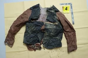 (FOTO) Najdeno truplo med Hočami in Rogozo: Policija še ugotavlja identiteto, prepoznate najdene predmete?