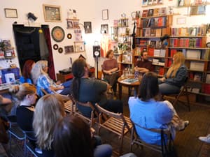 14. Prepišno uredništvo bo polnilo pomenske vrzeli in ignoranco do hibridnih književnih del