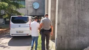 Sodba: Otipaval je dekleta, moral bo v zapor, nato pa ...