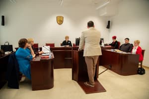 (FOTO) Spor v murskosoboški knjižnici: Tožba proti Suzani Lukovnjak še brez epiloga, zaslišali bodo še tri priče