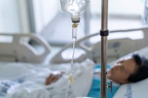 Eksperimentalni projekt: Bolnikom bodo omogočili prisotnost domačih ljubljenčkov med kemoterapijo