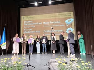 Tedni vseživljenjskega učenja: V času negotovosti in umetne inteligence v ospredju učenje