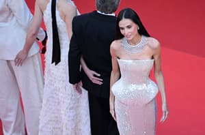 (FOTO) Šokirala oboževalce: Je za vitko postavo Demi Moore zaslužen Ozempic?