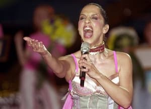 (FOTO) Kje je danes Sertab Erener? Njena pesem je obnorela Evropo, a za nasmehom se je skrival boj s hudo boleznijo
