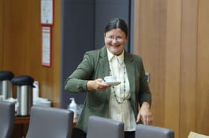 Levica o ravnanju poslanke Kokot: Slogan Resnice očitno velja le do trenutka, ko ljudje začnejo postavljati vprašanja