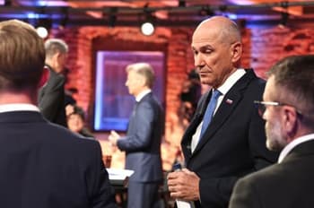 Afera izraelski obveščevalci: V SDS napovedali kazenske in odškodninske tožbe. Kovač: Pripravljena sem to prevzeti nase