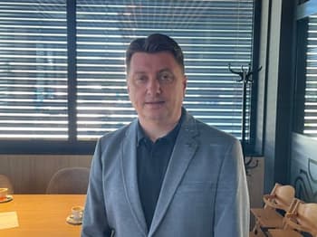 (INTERVJU) Prvouvrščeni poslanec Logarjevih Demokratov Robert Potnik: Za vlado dveh levih in dveh desnih