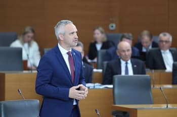 Janševa vlada razglasila, Golobova ukinila: 17. maj bo spet dan spomina na žrtve komunističnega nasilja