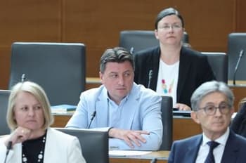 Logarjev poslanec, ki naj bi bil imel največ zadržkov, pojasnil podporo Janševi koaliciji: Ne iz politične računice ...