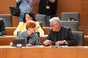 Vprašanje dneva: Kdo je prispeval 51. glas za Janševo izvolitev