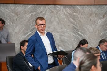 Necenzurirano: Policija ovadila poslanca Mijiča in podjetje Progros