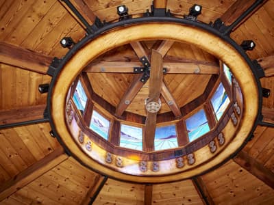 Vas mika življenje v 27 metrov visokem vodnem stolpu? Višine vas ne sme biti strah