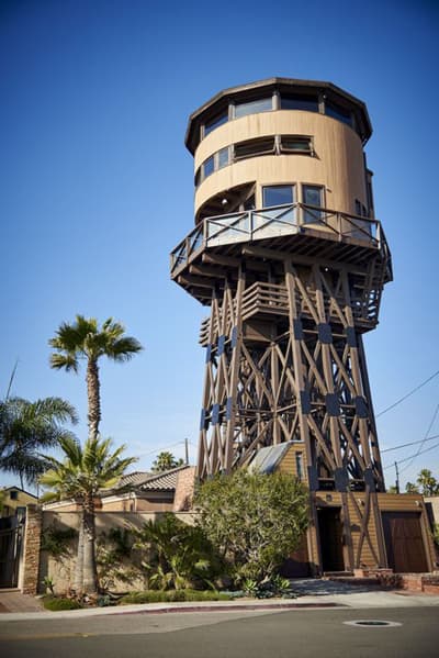 Vas mika življenje v 27 metrov visokem vodnem stolpu? Višine vas ne sme biti strah