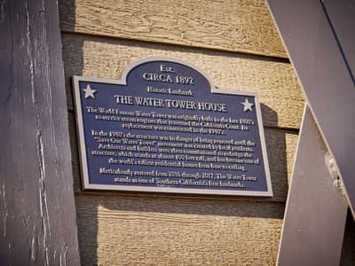 Vas mika življenje v 27 metrov visokem vodnem stolpu? Višine vas ne sme biti strah