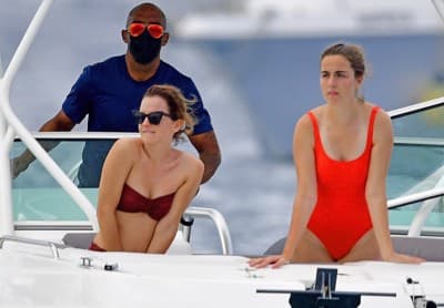 Še nikoli bolj sproščena: Zvezdnica Harryja Potterja na dopustu razkazuje svojo čarobno postavo
