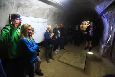 Vstopite v tezensko podzemlje: V Coni Tezno so vsak konec tedna znova na ogled nekoč tajni podzemni labirint nemškega okupatorja