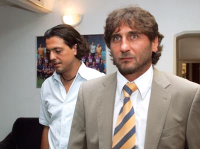 Poleti leta 2007, kmalu za tem ko je nastopil funkcijo, je v Maribor pripeljal Milka Đurovskega. Po slabih rezultatih je ponudil odstop, a ostal, ostalo je zgodovina.