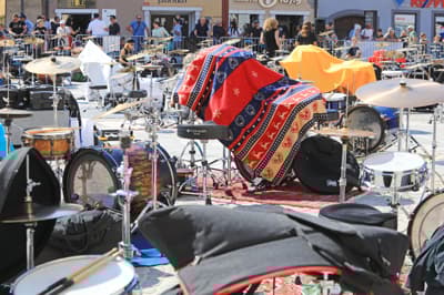 Marko Soršak - Soki in 100 bobnarjev na Glavnem trgu v Mariboru