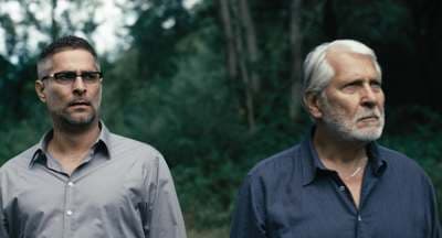 V celovečernem filmu Nahrani me z besedami sta igralca Boris in Sebastian Cavazza že drugič tudi odigrala očeta in sina. Tudi najmlajši sin Borisa Cavazze, Aleksander se je že preizkusil na gledališkem odru. 

 