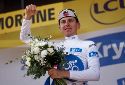 (FOTOGALERIJA) Nova vrhunska predstava Pogačarja in domišljija navijačev, ki nima meja