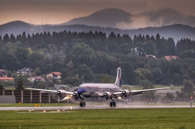 Titov Douglas DC-6B. 