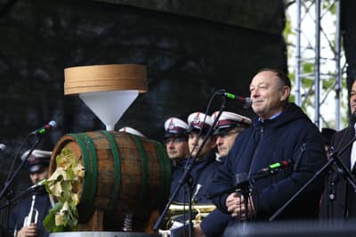 (GALERIJA) Mošta ni več, samo še vino! Takšno je vzdušje na največjem martinovanju v državi