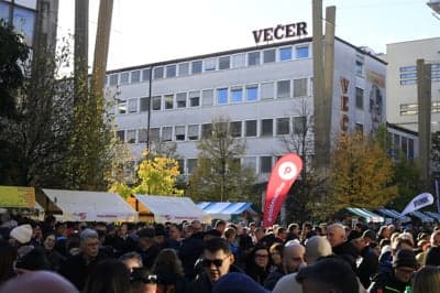 (GALERIJA) Mošta ni več, samo še vino! Takšno je vzdušje na največjem martinovanju v državi