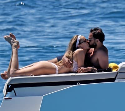 Zaljubljenca sta se lani poročila.