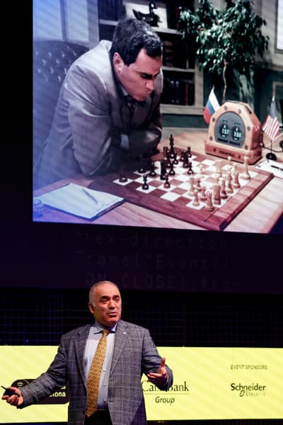 Ruski šahovski mojster Garry Kasparov je na MWC govoril o umetni inteligenci. 
