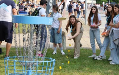 (FOTOGALERIJA) Ko miga več kot tisoč dijakov: V Mariboru eden največjih športnih dogodkov za srednješolce v Sloveniji