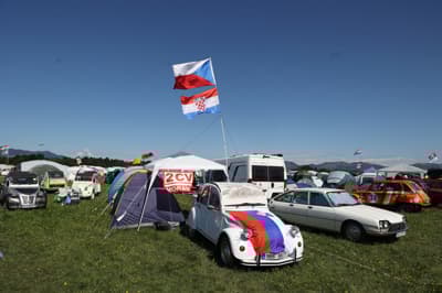 V Postojni so se zbrali spački z vseh koncev sveta