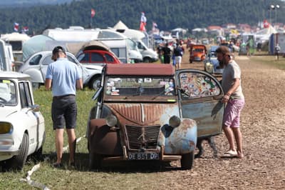 V Postojni so se zbrali spački z vseh koncev sveta