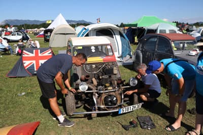 V Postojni so se zbrali spački z vseh koncev sveta