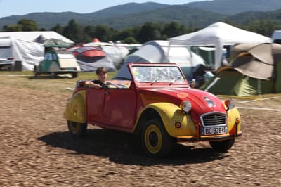 V Postojni so se zbrali spački z vseh koncev sveta