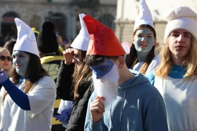 (FOTOGALERIJA) Trg svobode je znova zaživel v pisanih barvah: Barviti metulji, gusarji, pikapolonice, superjunaki ...
