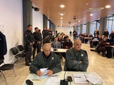 Brata Kadivec bi prekinila sojenje, tožilec s Powerpointovo prezentacijo