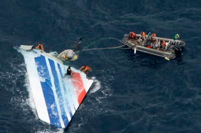 Preobrat: Sodišče po 15 letih obsodilo Air France in Airbus zaradi strmoglavljenja letala v Atlantiku