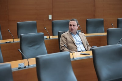 Janja Sluga: Žan Mahnič je zlorabil svoja pooblastila in kršil akte