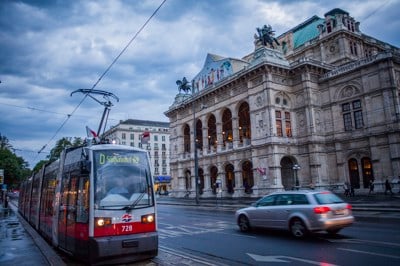 Eksperiment, ki postavlja pod vprašaj nujnost avtomobila: Dunaj dokazuje, da gre tudi brez avtomobila