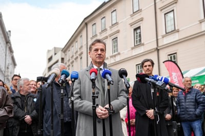 (FOTO) Vladne stranke na koncu kampanje volivce pozvale, naj volijo za dobro Slovenije: "Če izberemo drugo pot ..."