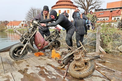 (FOTO) Kaj vse skriva Drava: Letos šokanten izplen potapljačev